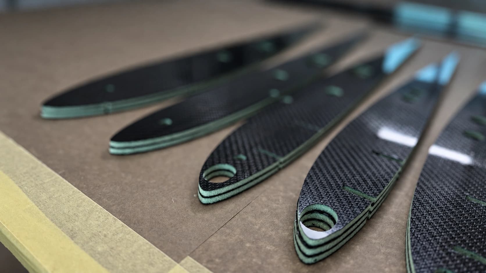 Machined edge of a carbon component